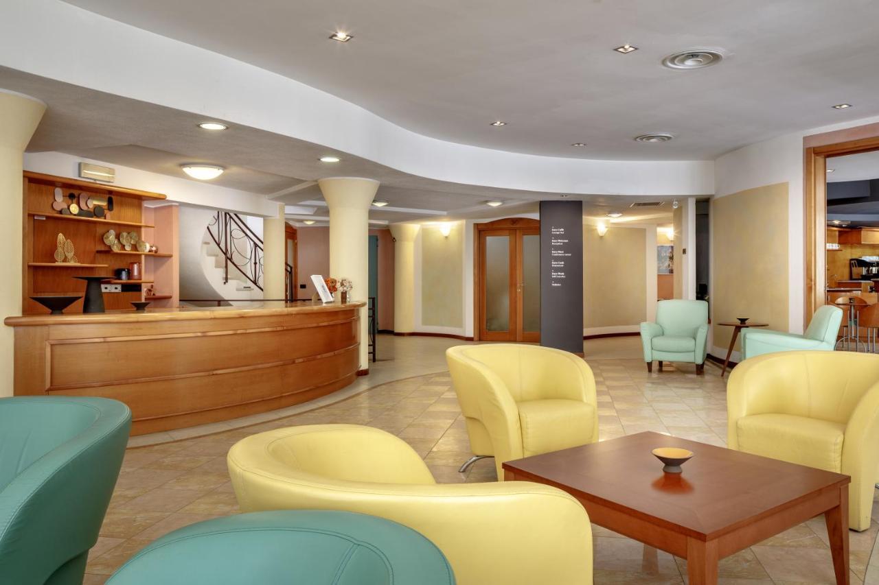 Euro Hotel Нуоро Екстериор снимка
