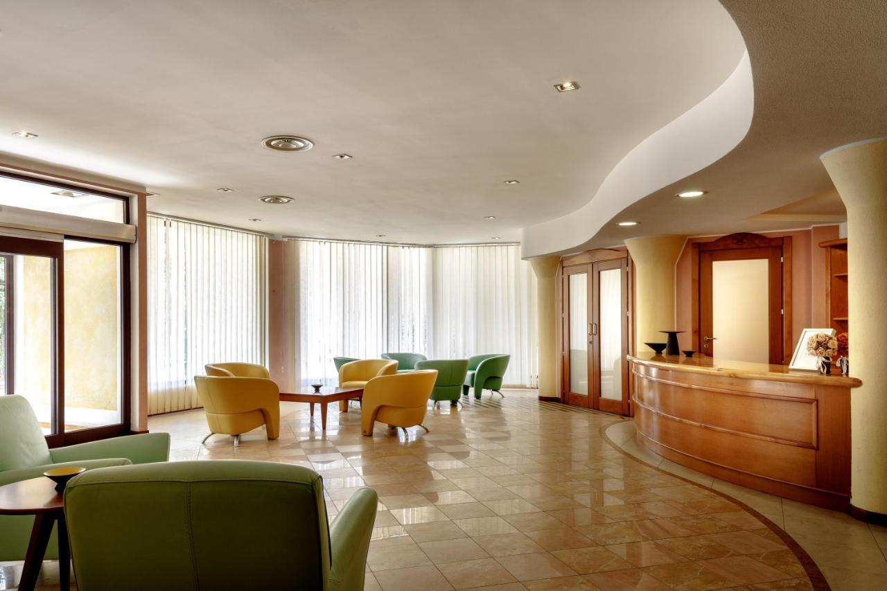 Euro Hotel Нуоро Екстериор снимка