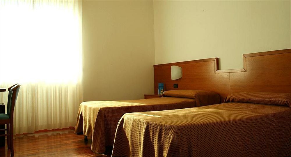 Euro Hotel Нуоро Екстериор снимка